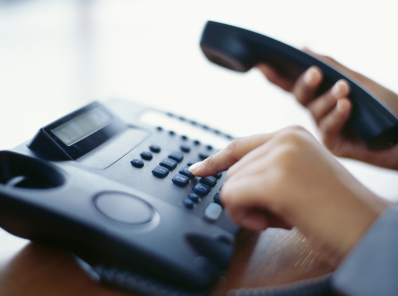 起業時に「固定電話」は必要？スマホ時代の法人通信環境と最短導入スケジュール